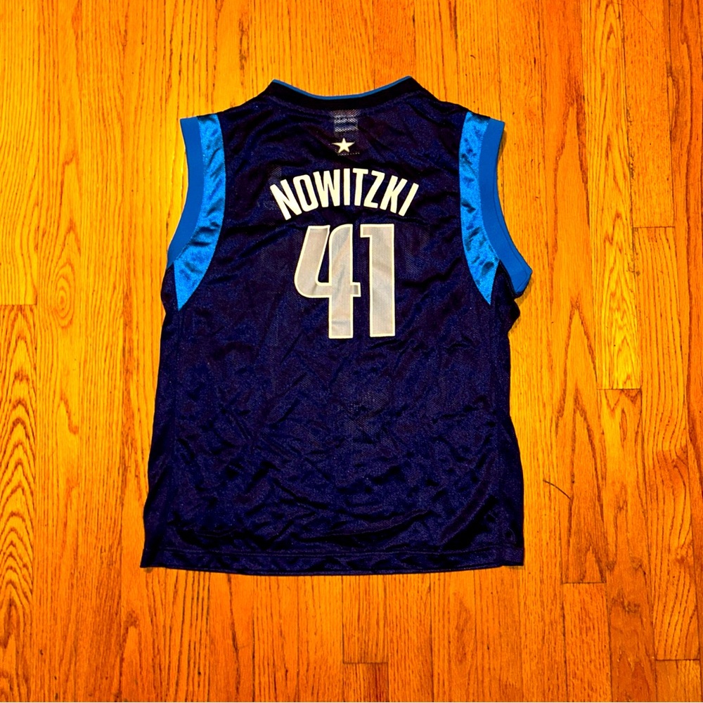 Reebok Dallas Mavericks Dirk Nowitzki Swingman Jersey Road Blue Youth L  14-16